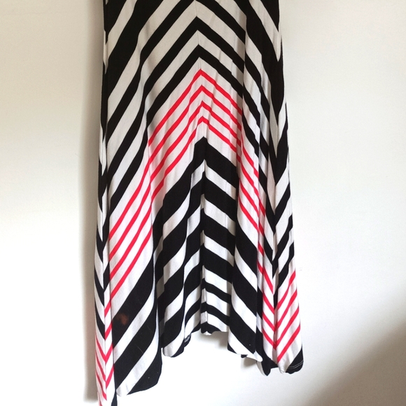 Trippy Stripes bebe Dress - Picture 5 of 6
